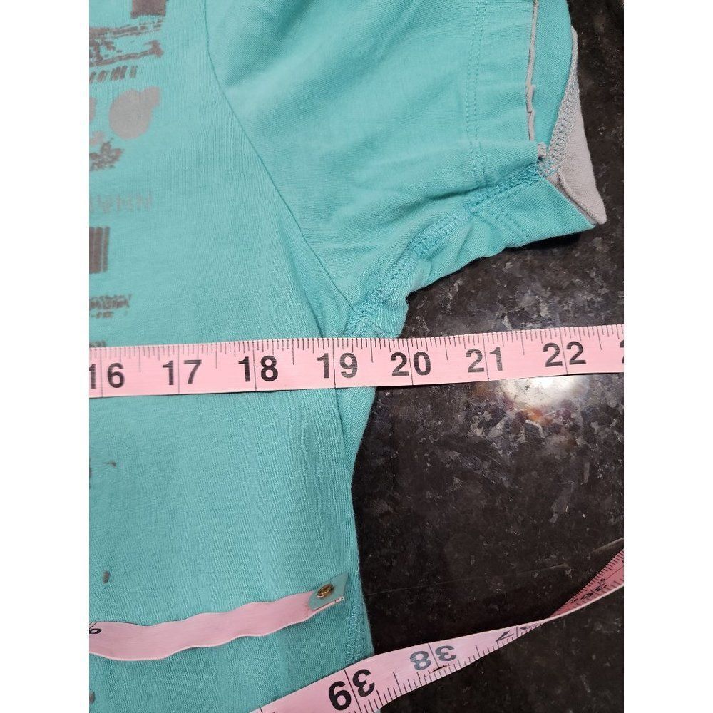 Men's Guess Brand T-Shirt in Large - Picture 5 of 5